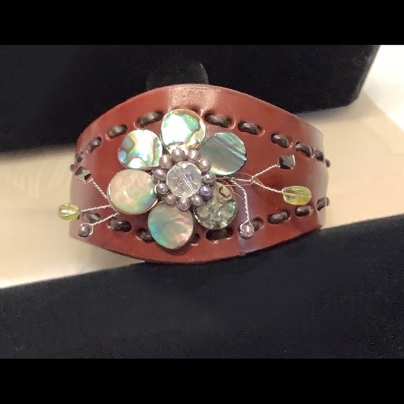 Vintage Leather and Mother Of Pearl Cuff Bracelet - Picture 2 of 4